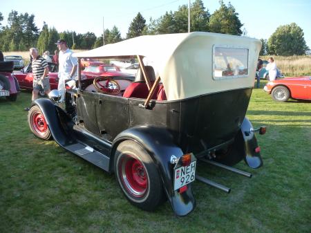 p1070495.jpg (32090 bytes)