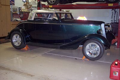 33 Ford Cabriolet_02m.jpg (27565 bytes)