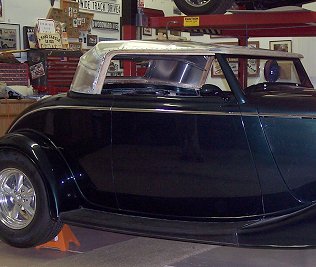 33 Ford Cabriolet_03m.jpg (23976 bytes)